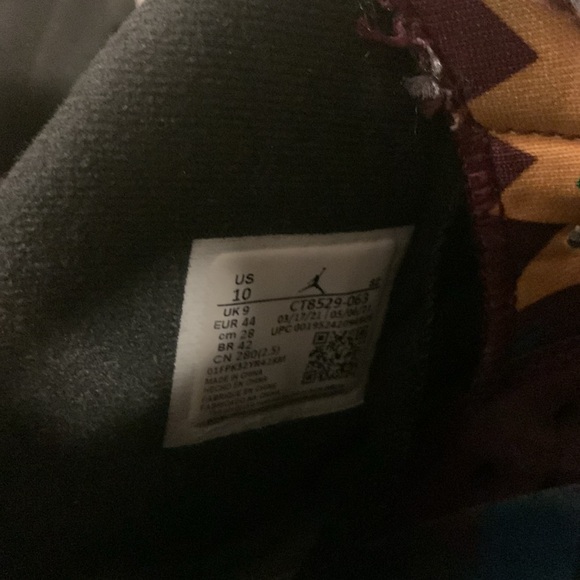 Jordan Retro 6 Men’s Basketball Shoe - Picture 4 of 6